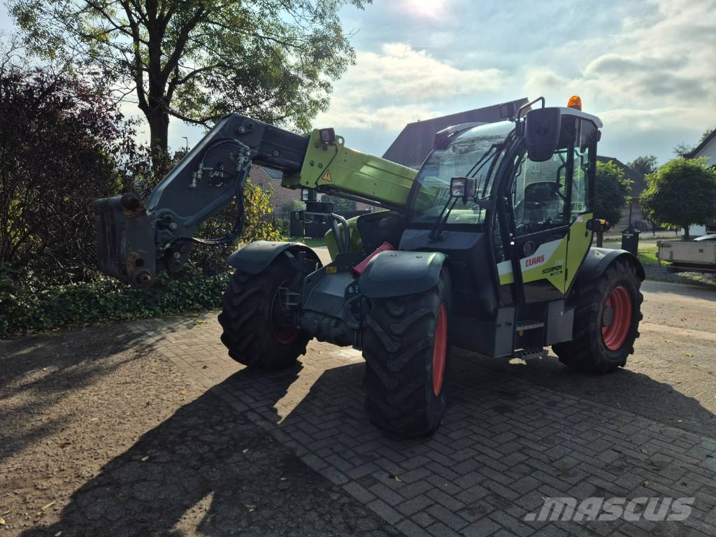 CLAAS Scorpion 732 Varipower 農業用テレハンドラー
