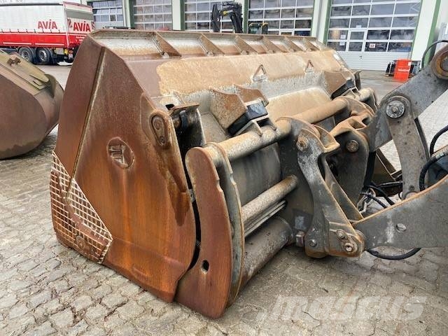 Kaiser (5256) ca. 3.6 cbm gebr. Hochkippschaufel / bucket Cucharones