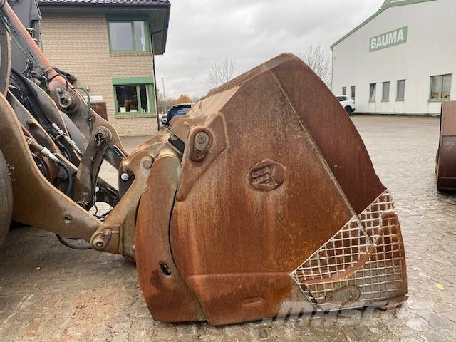 Kaiser (5256) ca. 3.6 cbm gebr. Hochkippschaufel / bucket Cucharones
