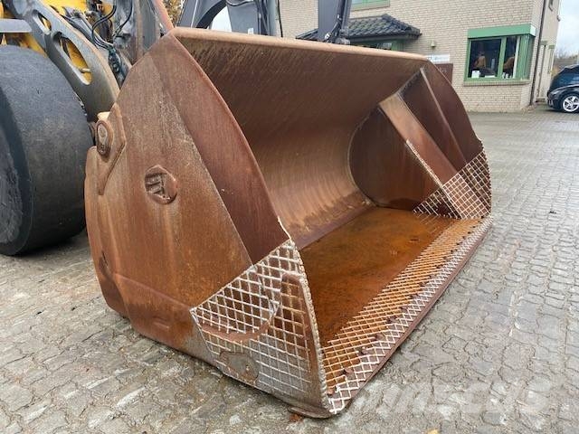Kaiser (5256) ca. 3.6 cbm gebr. Hochkippschaufel / bucket Cucharones