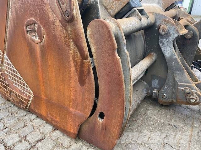 Kaiser (5256) ca. 3.6 cbm gebr. Hochkippschaufel / bucket Cucharones