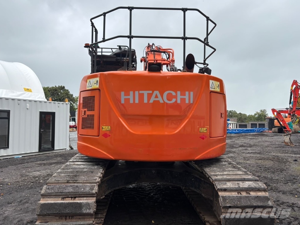 Hitachi ZX 225 US LC-5 B Gravemaskiner på larvebånd