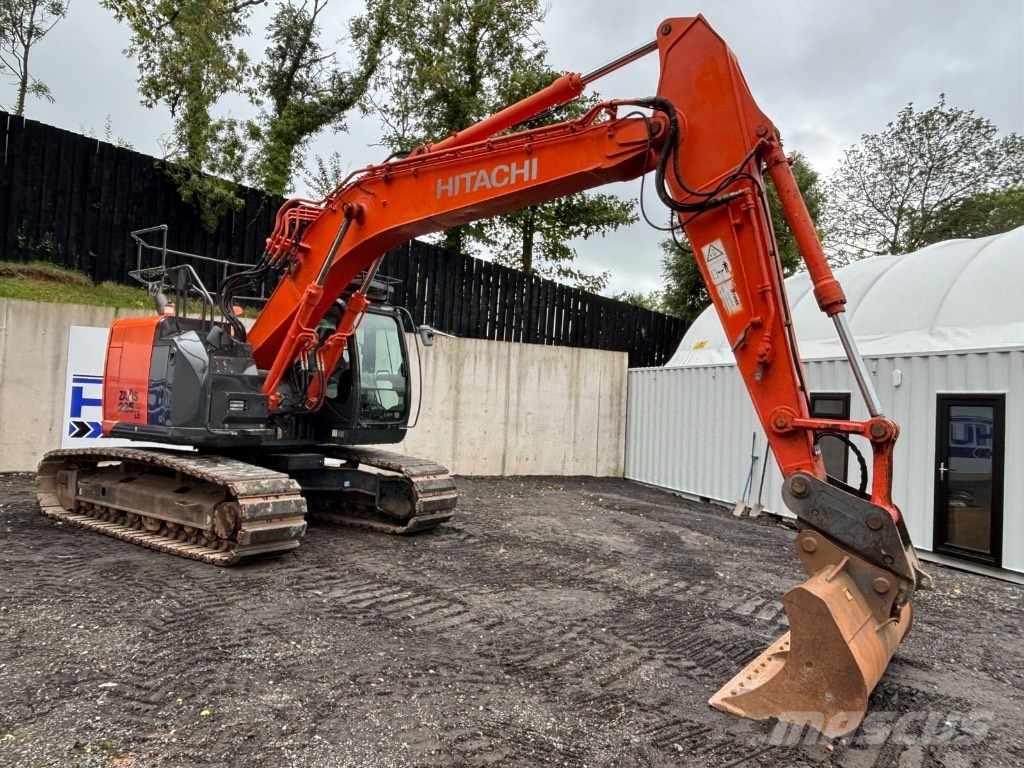 Hitachi ZX 225 US LC-5 B Gravemaskiner på larvebånd