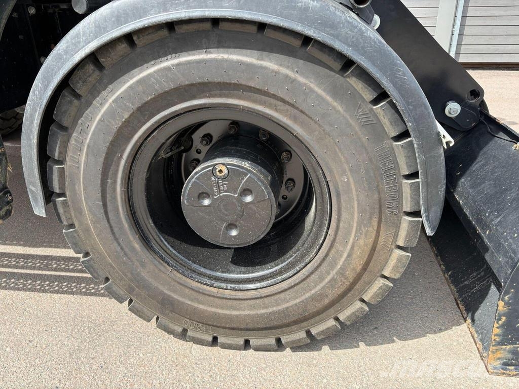 CAT M317 Ratiniai ekskavatoriai