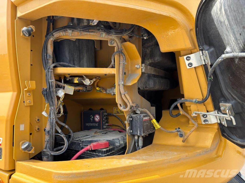 CAT M317 Pyöräkaivukoneet