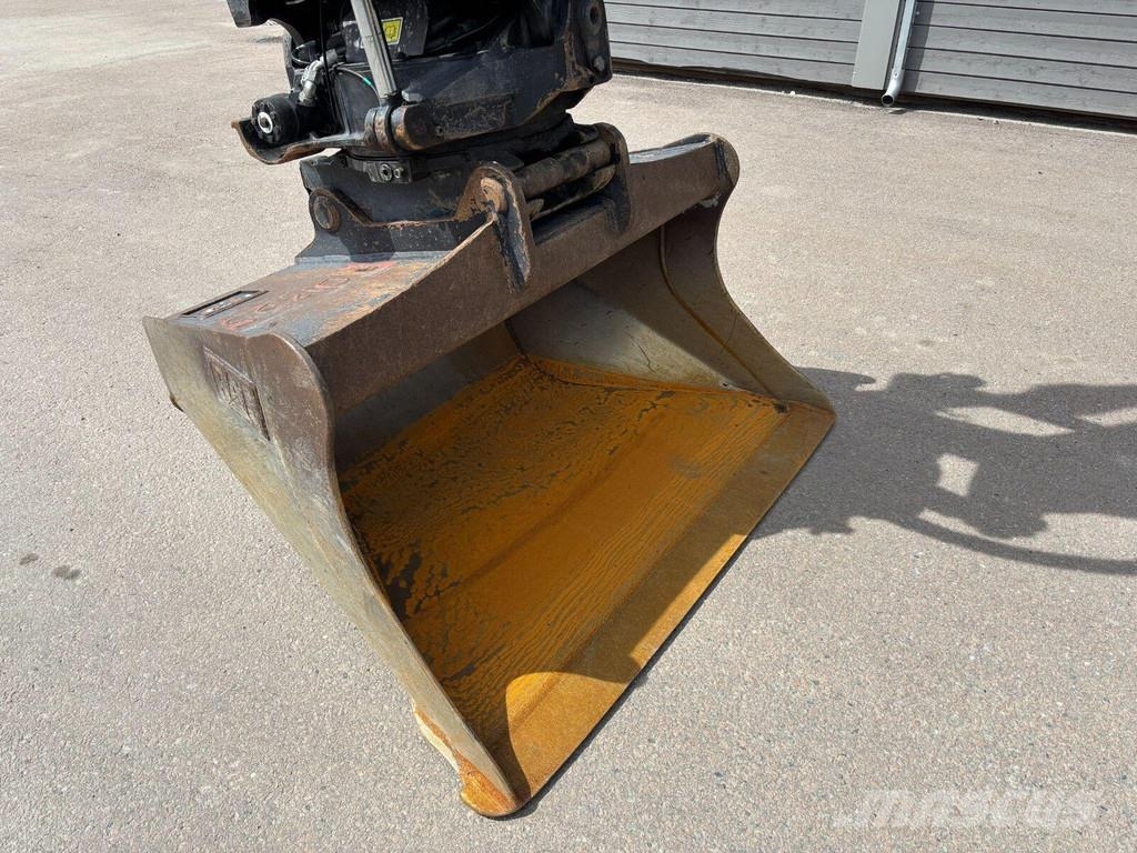 CAT M317 Pyöräkaivukoneet