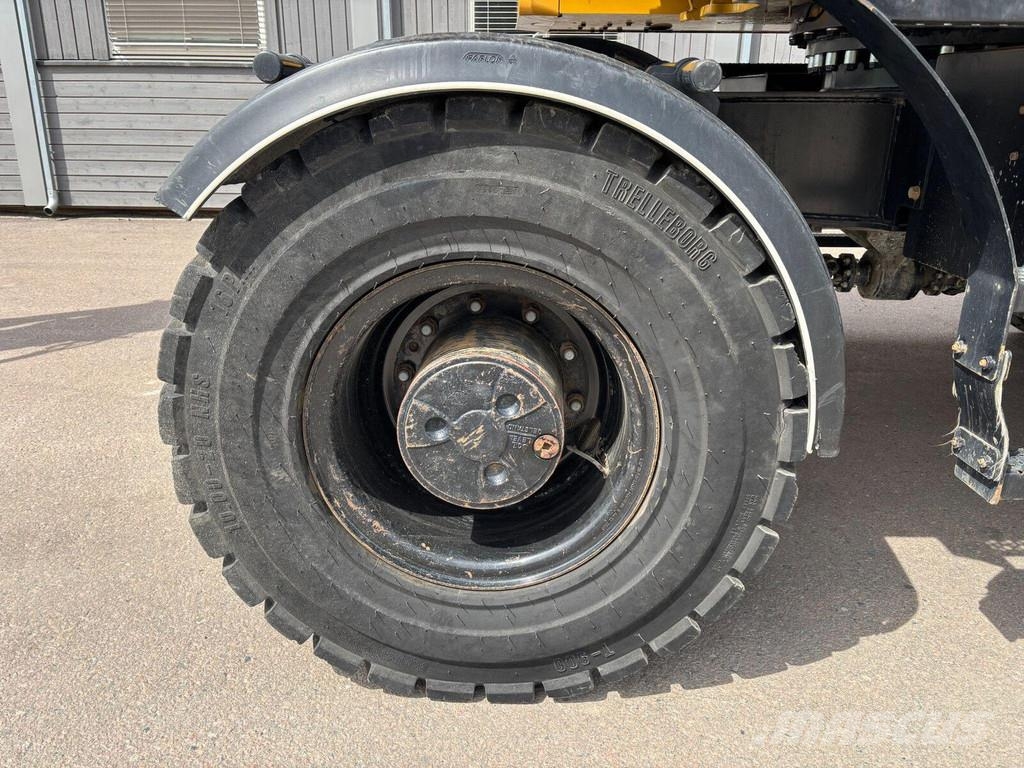CAT M317 Ratiniai ekskavatoriai