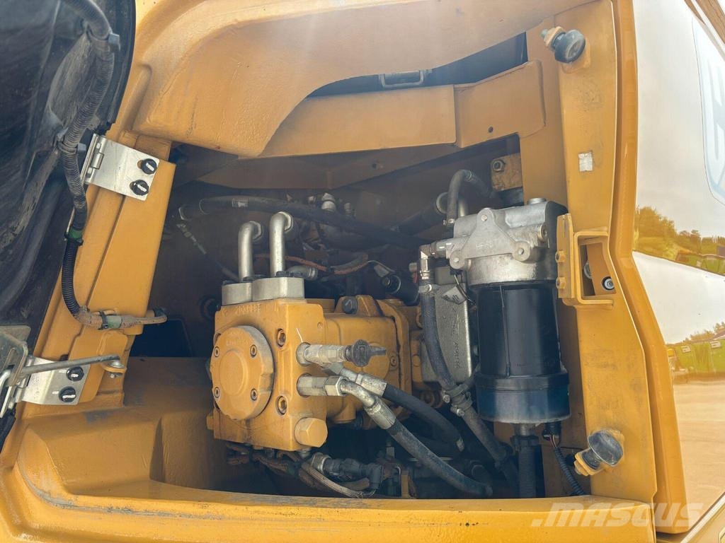 CAT M317 Pyöräkaivukoneet
