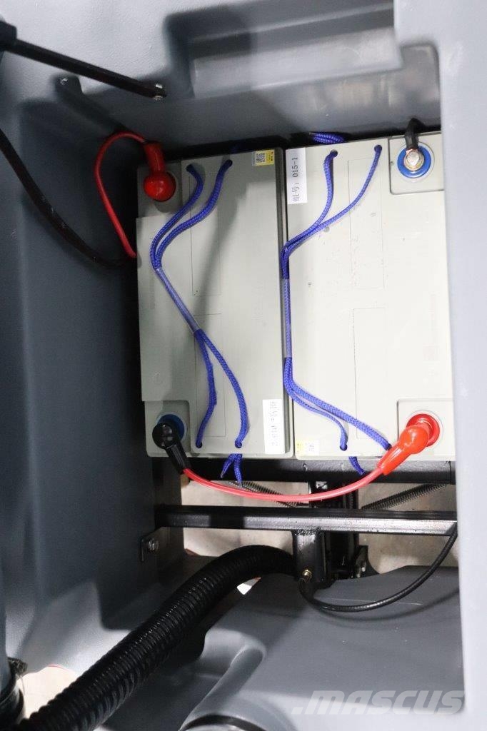  [div] C70S Aufsitz-Nassschreinigungsmaschine Neuge Süpürme kamyonları