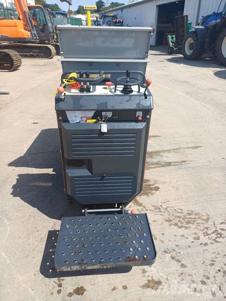 C&F T70HT Vehículos compactos de volteo