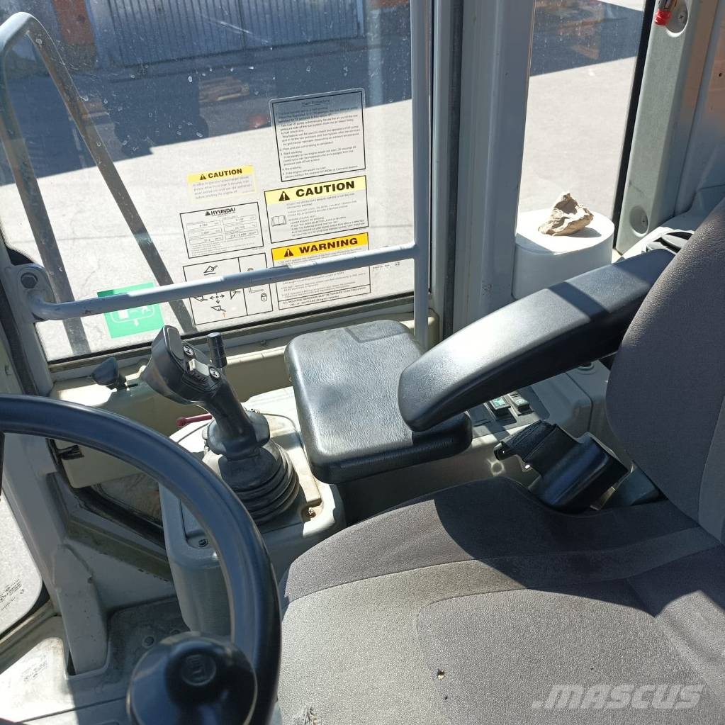 Hyundai HL 770-7 A لوادر بعجل