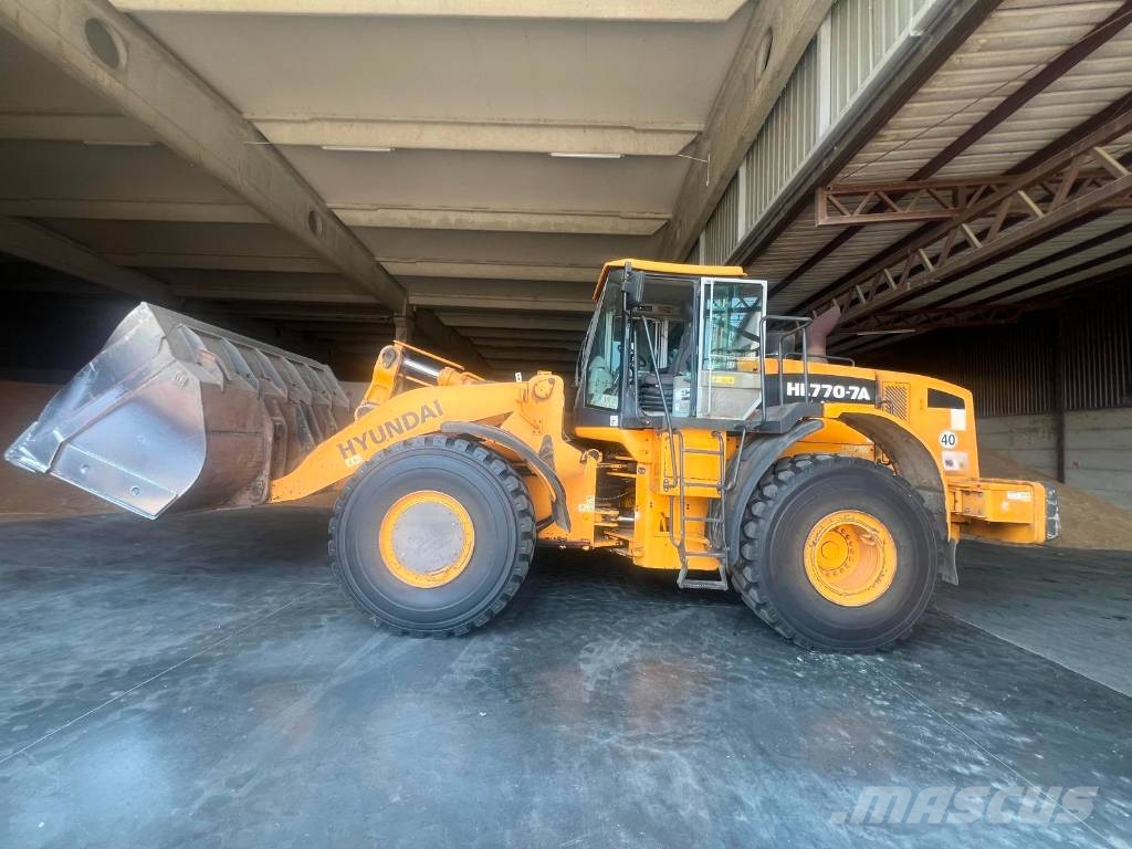Hyundai HL 770-7 A لوادر بعجل