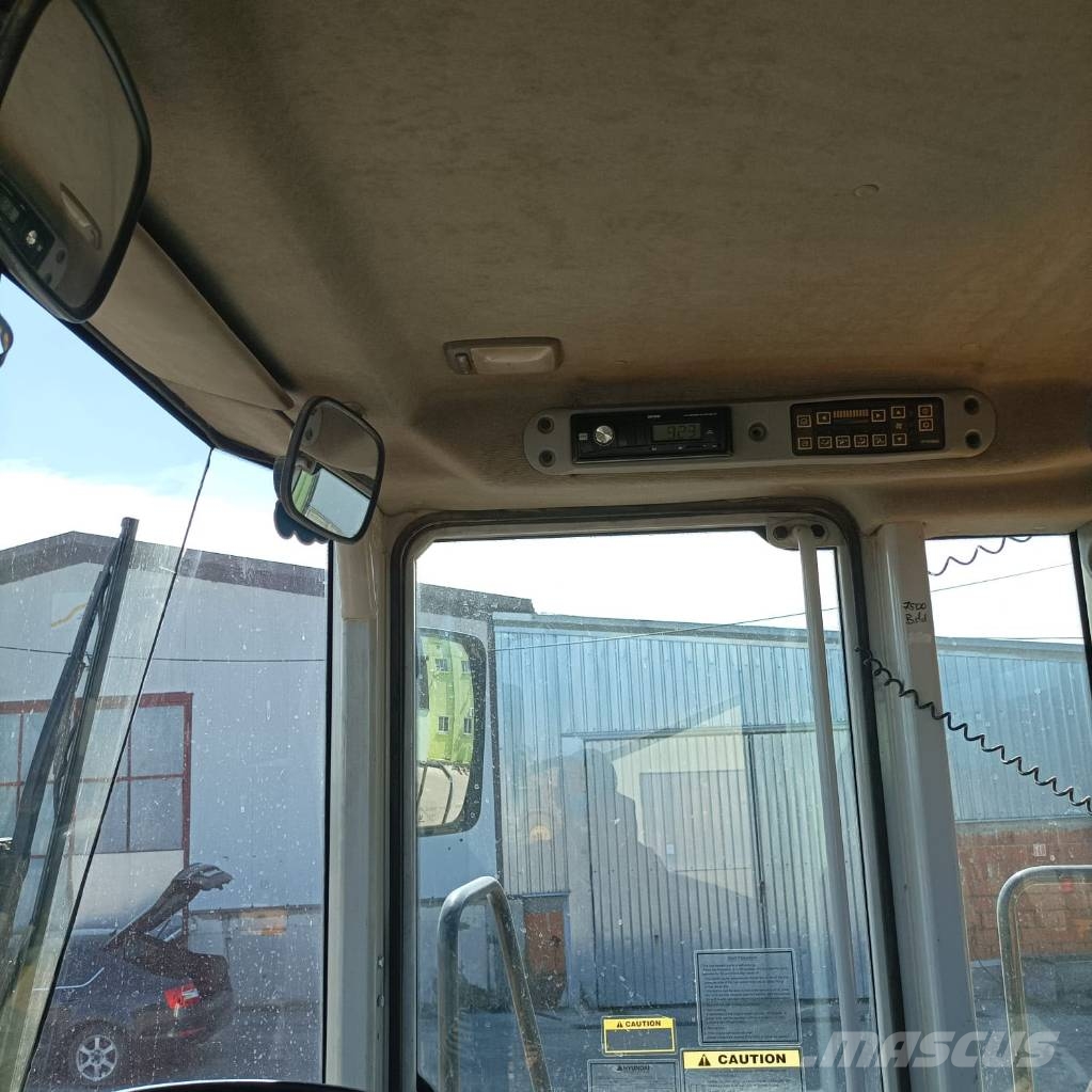 Hyundai HL 770-7 A لوادر بعجل