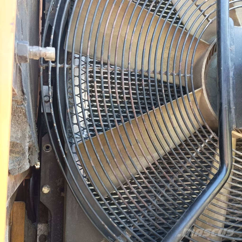 Hyundai HL 770-7 A لوادر بعجل