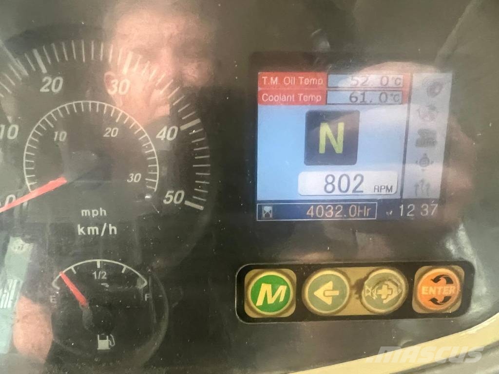 Hyundai HL 770-7 A لوادر بعجل