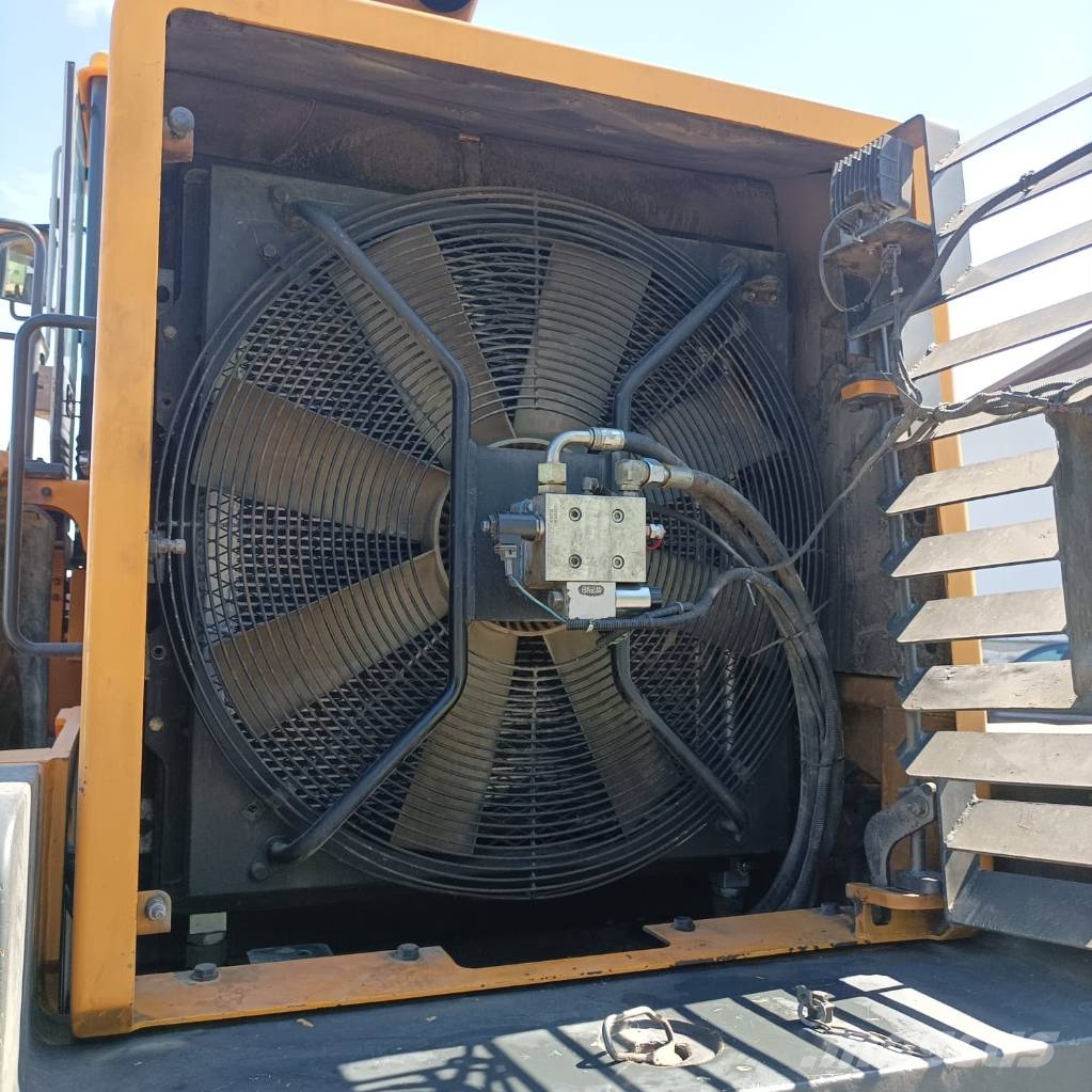 Hyundai HL 770-7 A لوادر بعجل