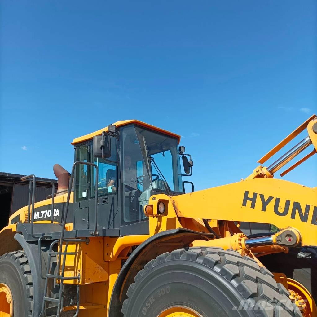 Hyundai HL 770-7 A لوادر بعجل