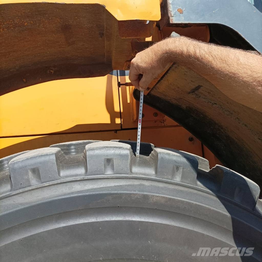 Hyundai HL 770-7 A لوادر بعجل