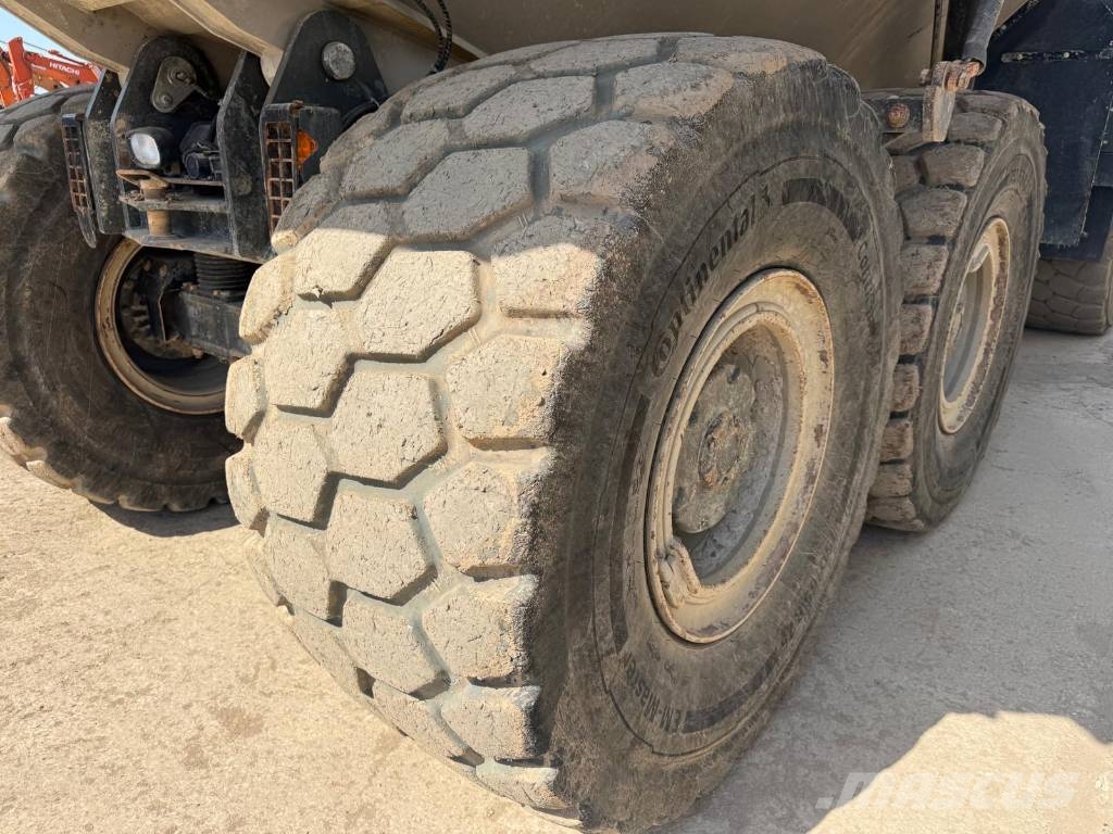 Rokbak RA 30 ساحبات مفصلية