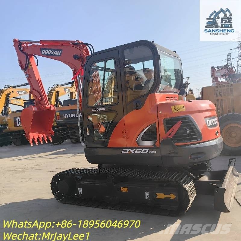 Doosan DX 60-9 C Pelle sur chenilles