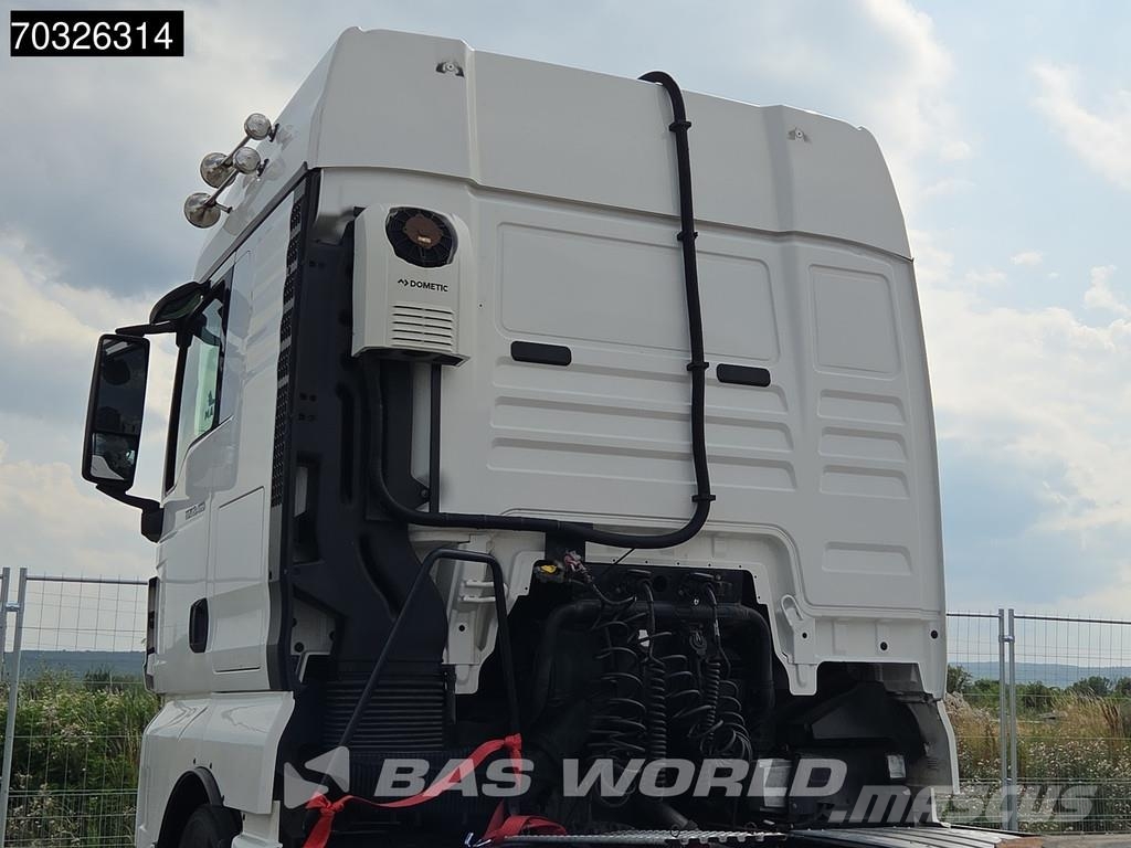 MAN TGX 18.460 4X2 XLX Mega Retarder 2xTanks Standklim Tractor Units