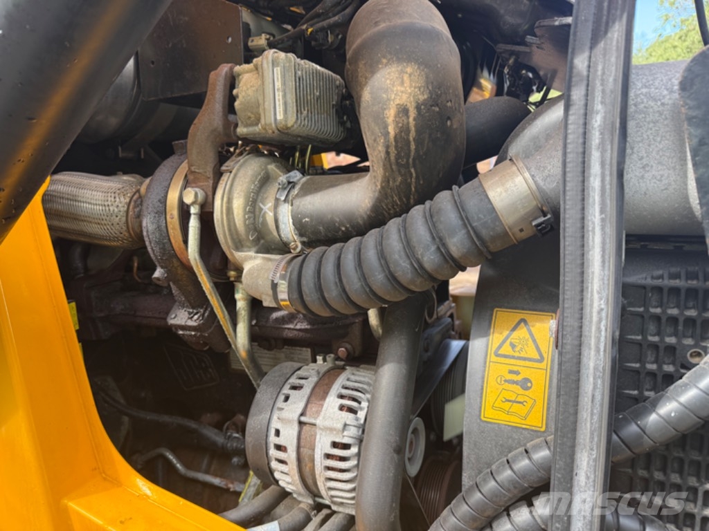 JCB 3 CX Backhoe