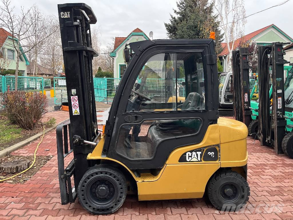 CAT DP25NT V-4243 IO Camiones diesel