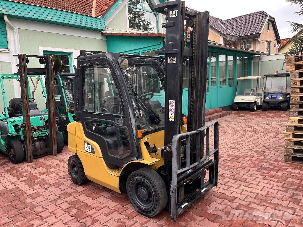 CAT DP25NT V-4243 IO Camiones diesel