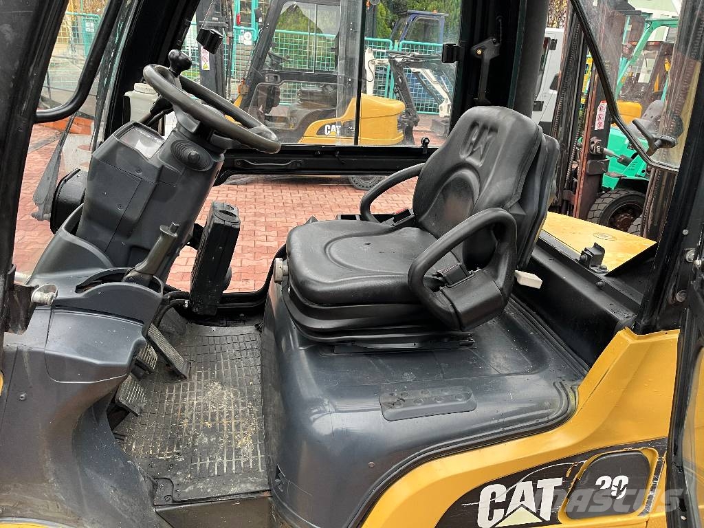 CAT DP25NT V-4243 IO Camiones diesel