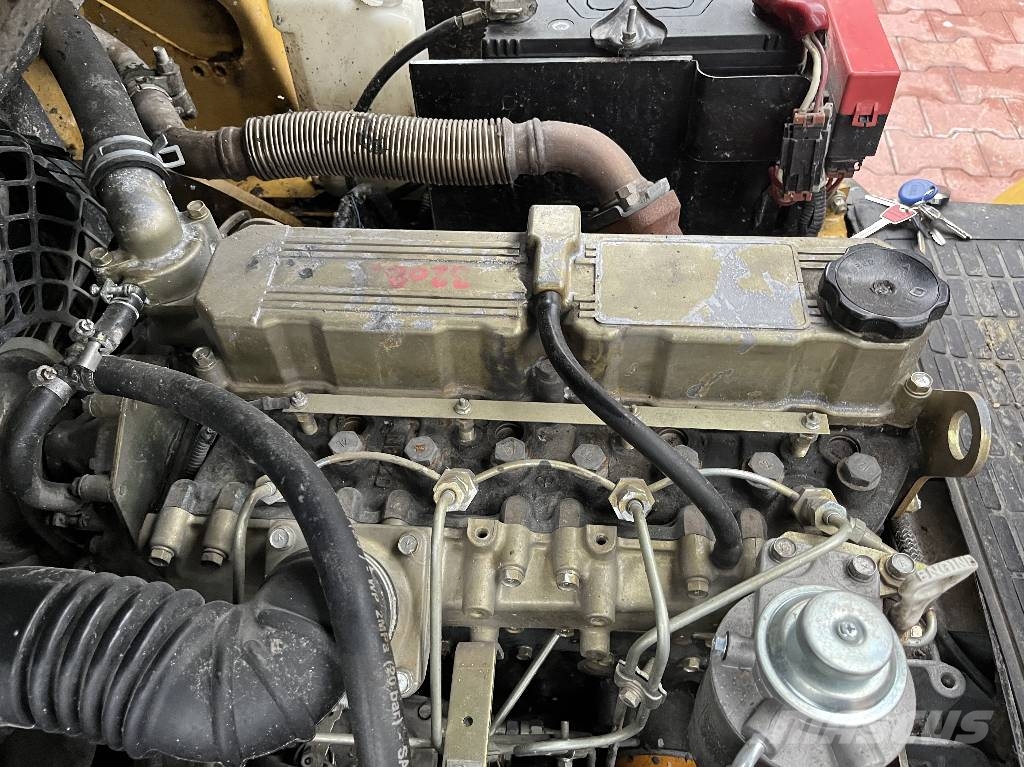 CAT DP25NT V-4243 IO Camiones diesel