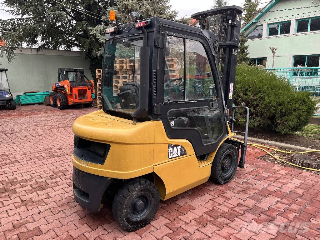 CAT DP25NT V-4243 IO Camiones diesel