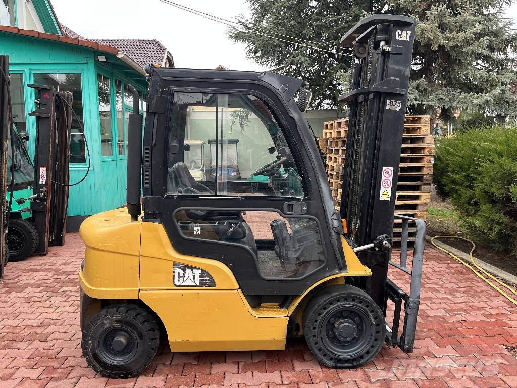 CAT DP25NT V-4243 IO Camiones diesel