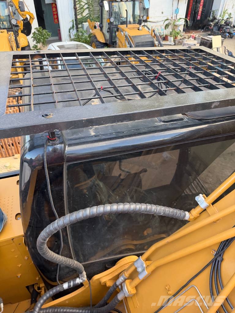 CAT 320D2L   the largest‑scale supplier 履带挖掘机
