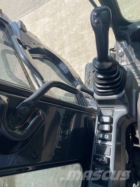 Hitachi ZX 135 US-6 Gravemaskiner på larvebånd