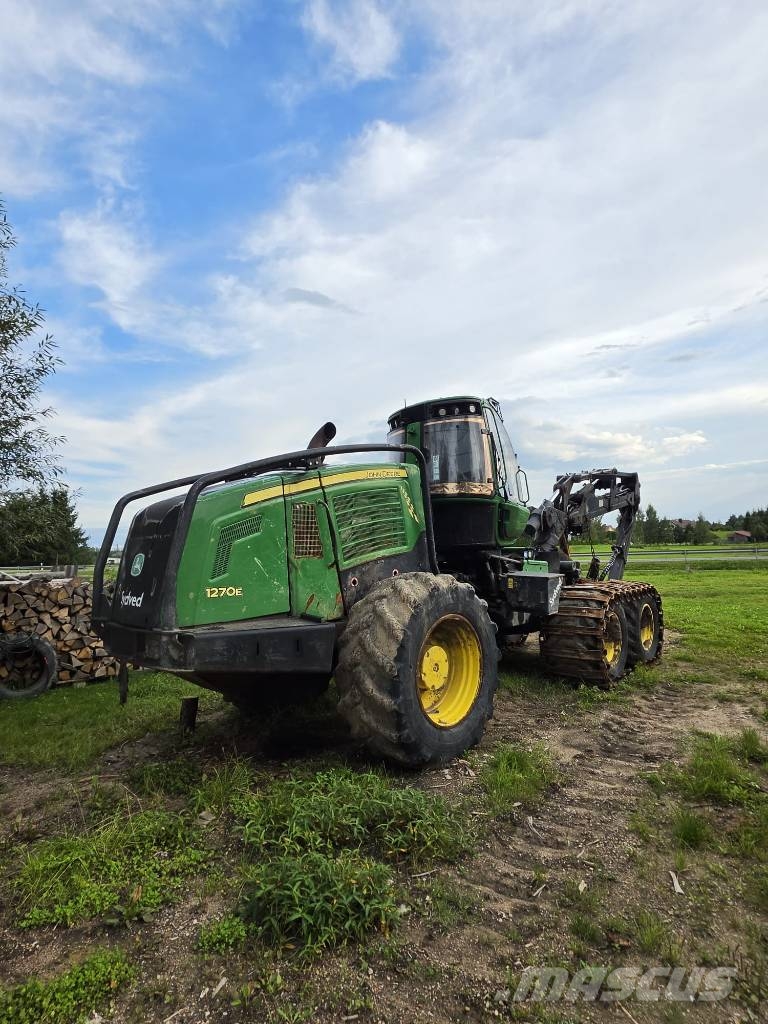 John Deere 1270 E Harvesteri