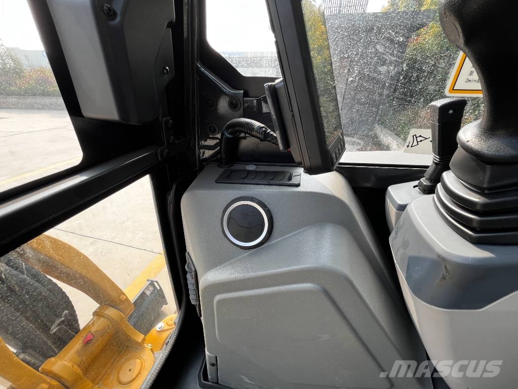 XCMG XE 27U Мини-экскаваторы