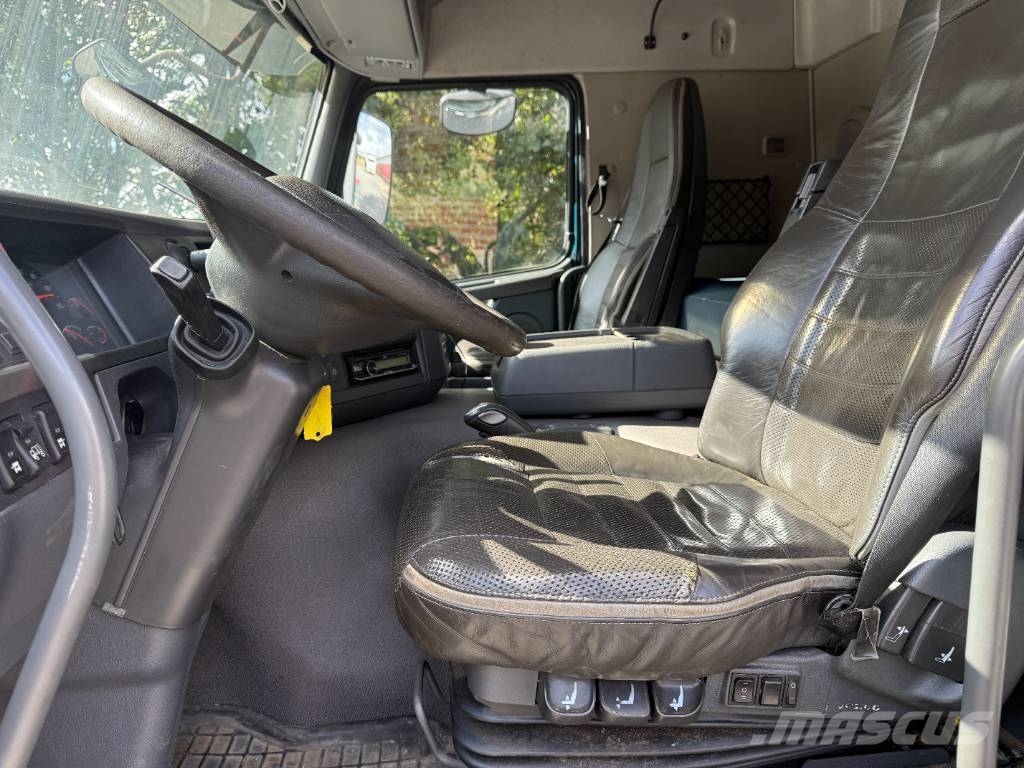 Volvo FMX500 8x2 Lastväxlare med kabellift