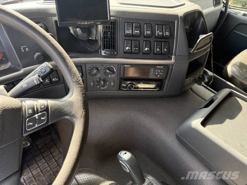 Volvo FMX500 8x2 Lastväxlare med kabellift