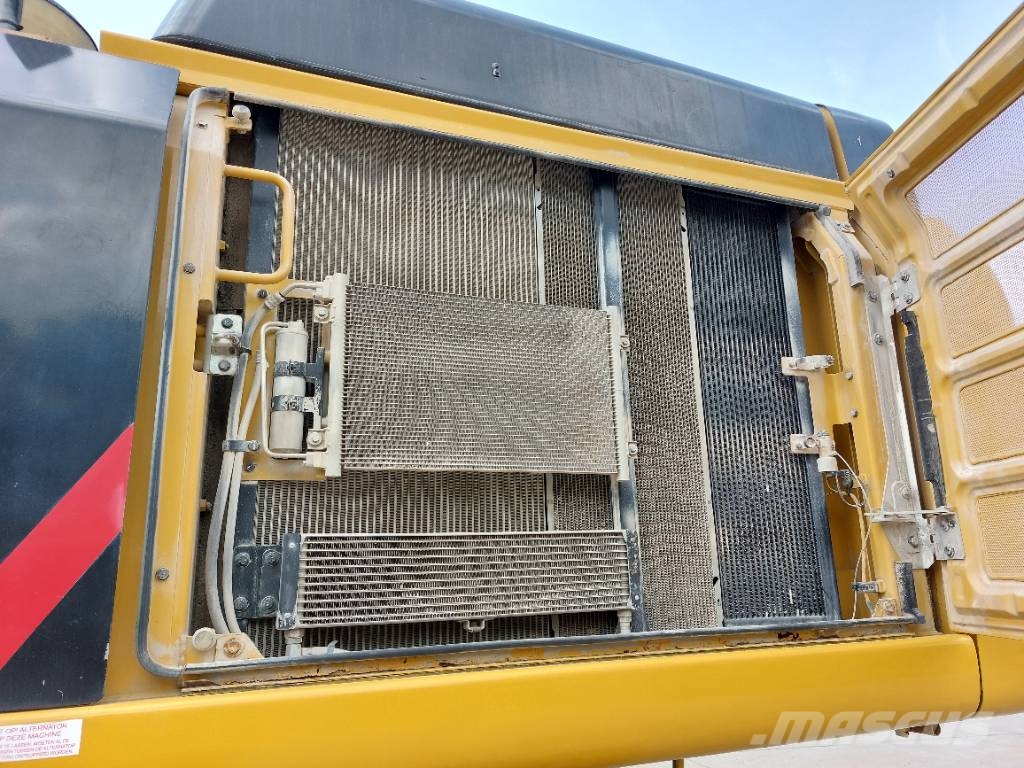 CAT 352FLXE MHD (17m demolition) حفارات زحافة