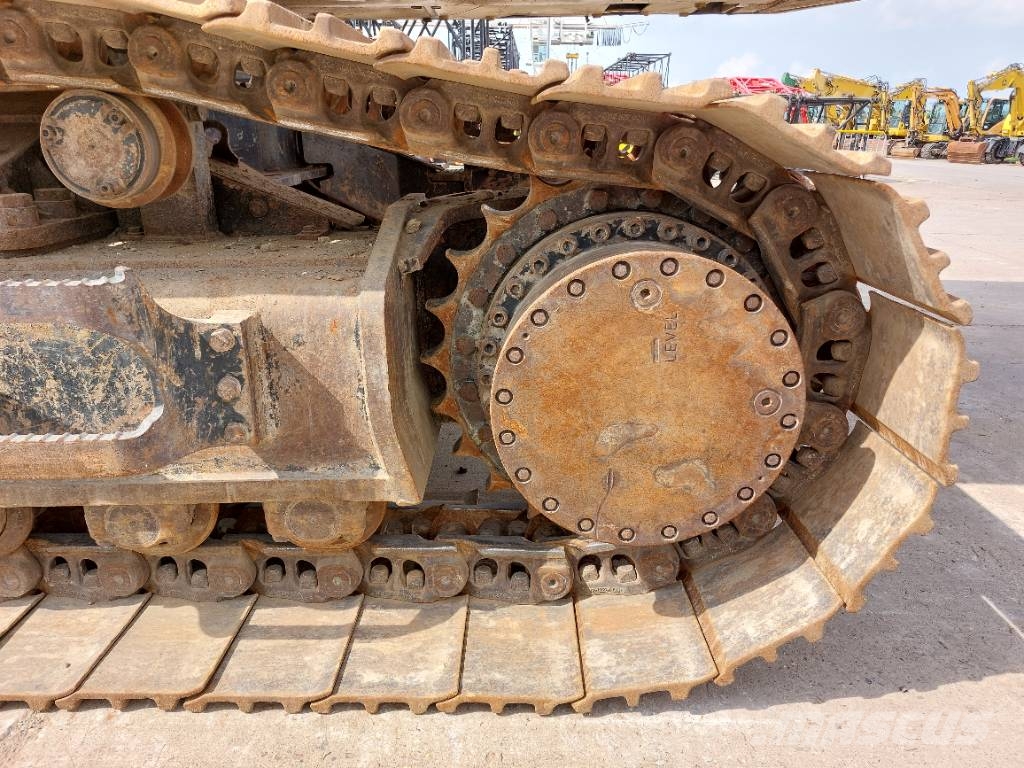 CAT 352FLXE MHD (17m demolition) حفارات زحافة