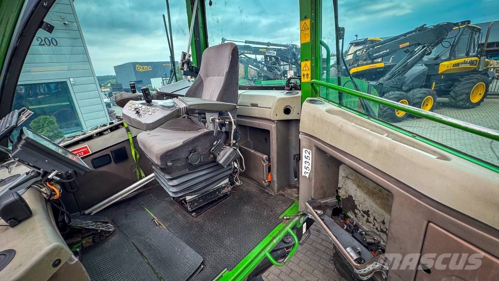 John Deere 1070 D Eco III Harvester