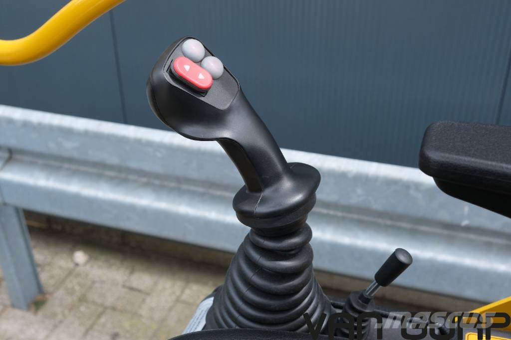 Eurotrac W11 | 2026 | Giant snelwissel | Radlader hoflader Iekrāvēji uz riteņiem