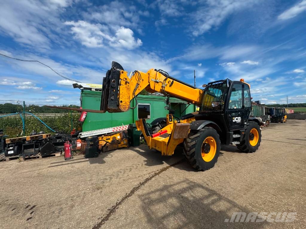 JCB 540-140 Teleskopické manipulátory
