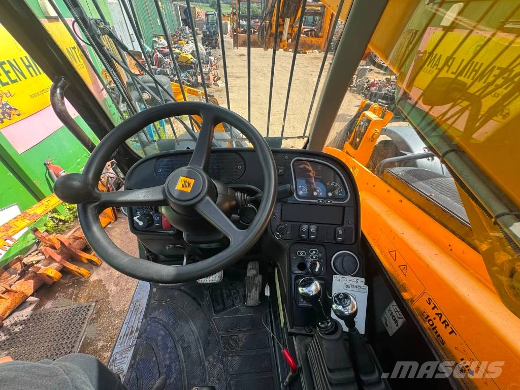 JCB 540-140 Teleskopické manipulátory