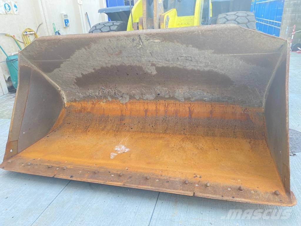 CASE 821G 轮式装载机