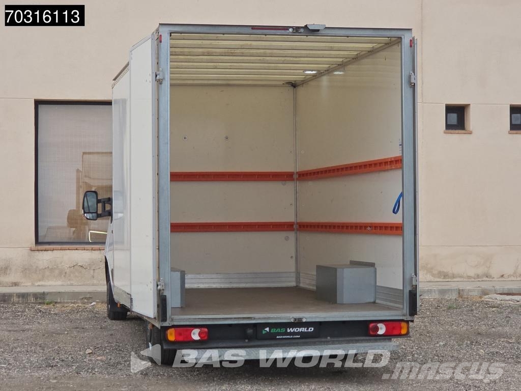 Renault Master 145PK Furgón Caja Cerrada – LED - Navegació Muut autot