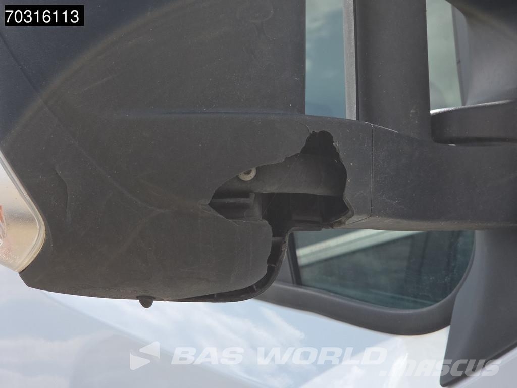 Renault Master 145PK Furgón Caja Cerrada – LED - Navegació Muut autot