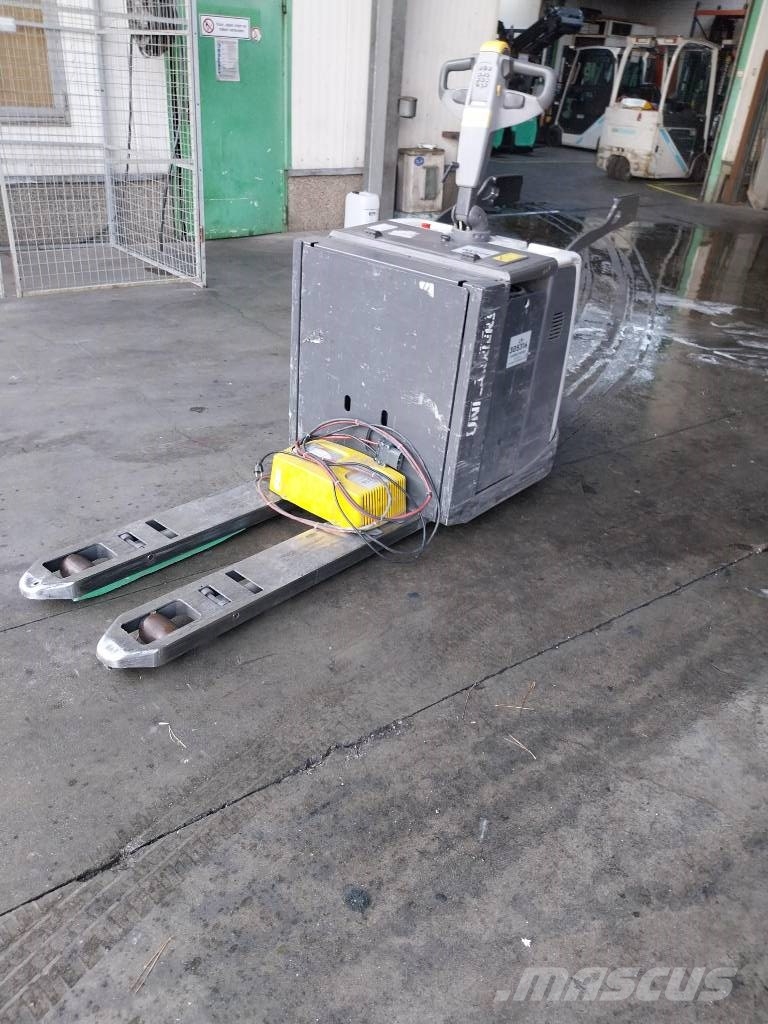 UniCarriers PMR 200 Gabelstapler mit Fahrerstand
