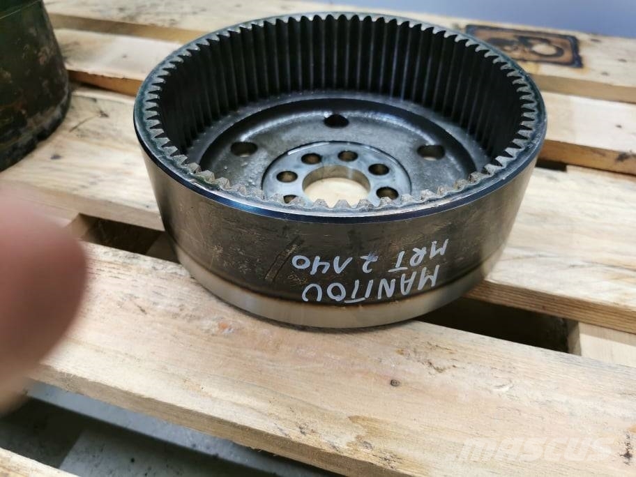Manitou MRT 2145 {Clark-hurth} portal axle Axles