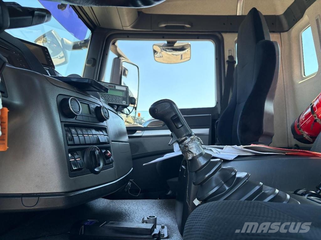 MAN TGS 26.320 + 6x4 FRONT TRACTION + STEERING/LIFT AX Grúas todo terreno